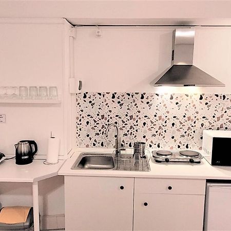 Driopon Apartment Athena Bagian luar foto