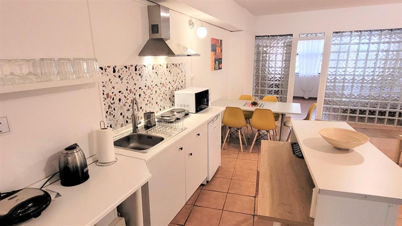 Driopon Apartment Athena Bagian luar foto
