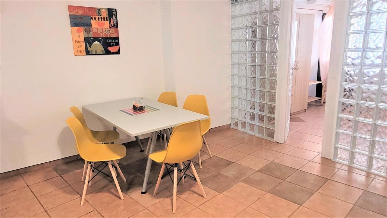 Driopon Apartment Athena Bagian luar foto