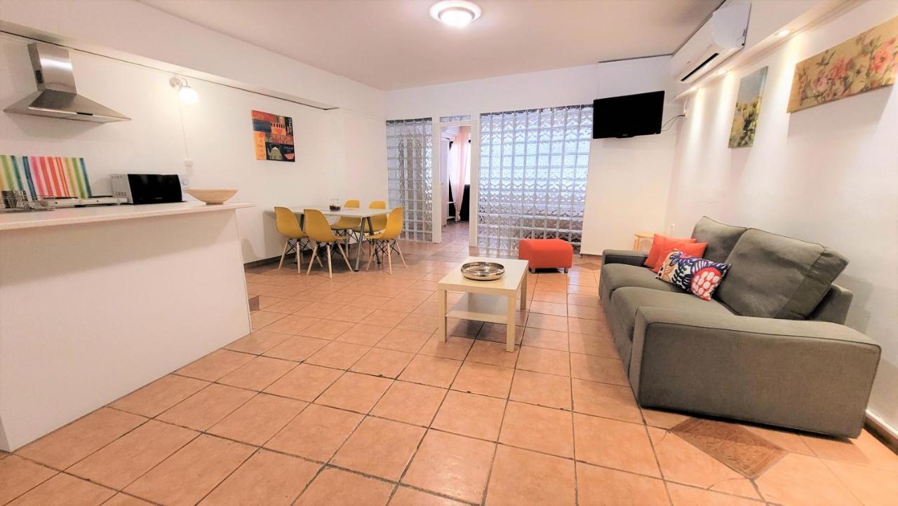 Driopon Apartment Athena Bagian luar foto